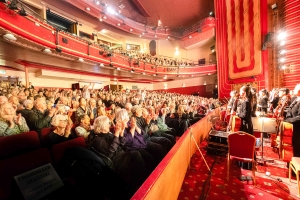 Shen Yun также выступил в New Theatre в Оксфорде в рамках тура по десяти городам Великобритании